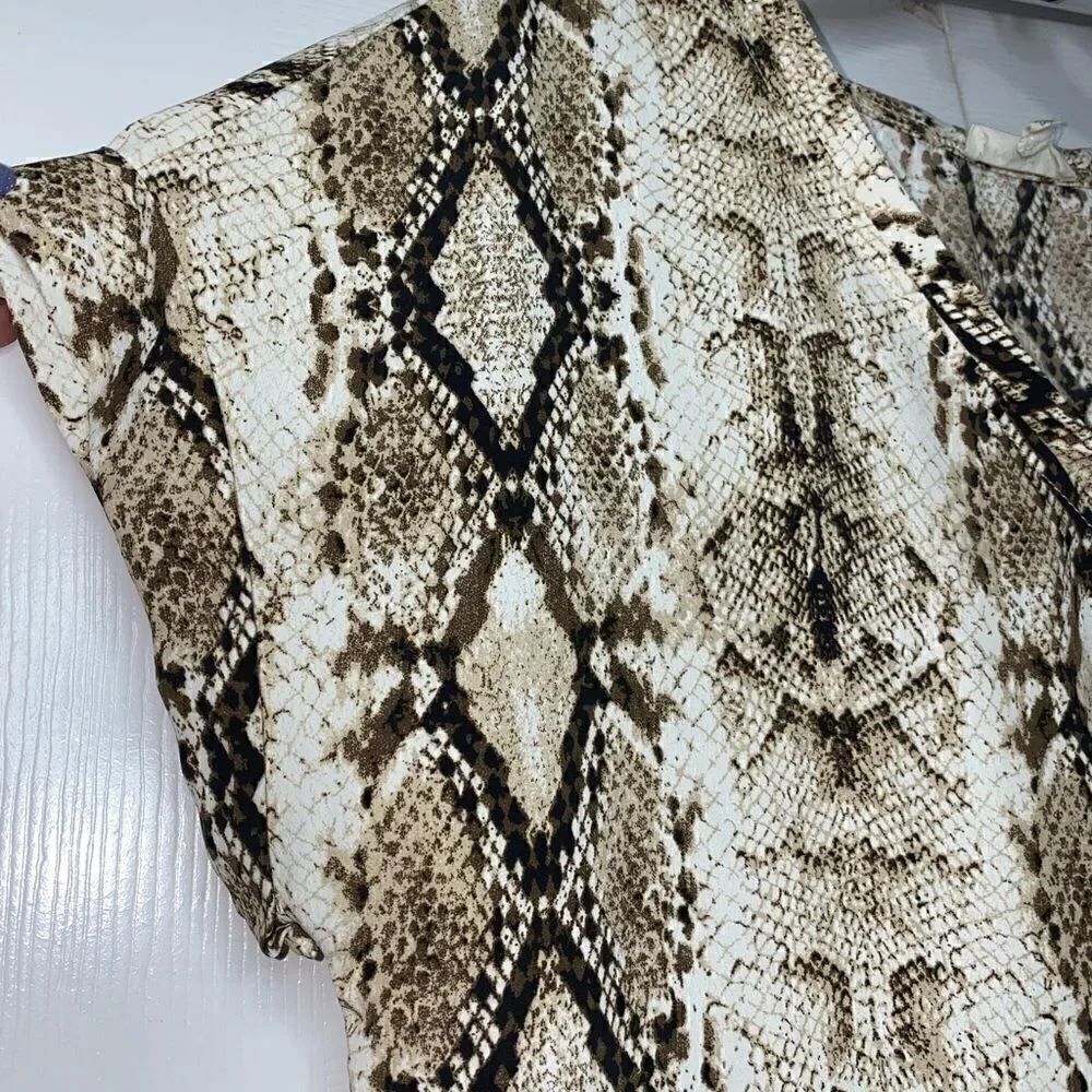 ee:some Snake Print Top  - Picture 2 of 7